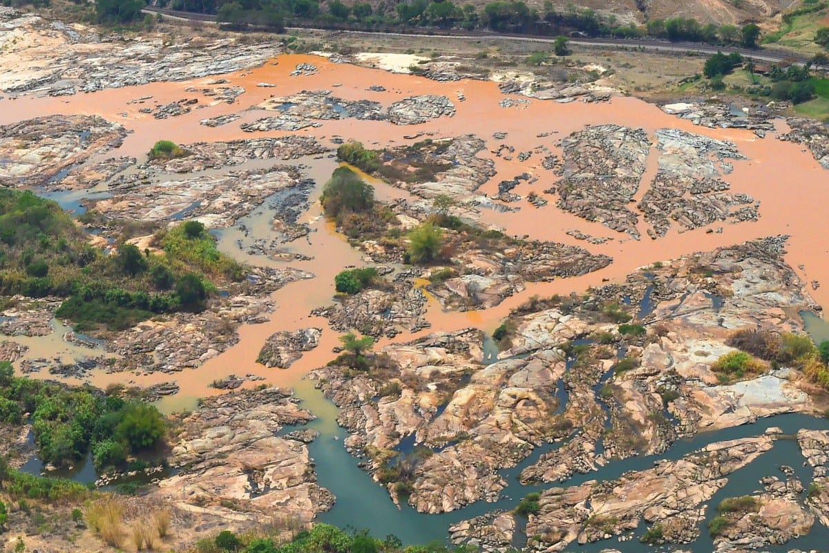 Nova ação contra Samarco, Vale e BHP é ajuizada por 21 municípios – Justiça – CartaCapital