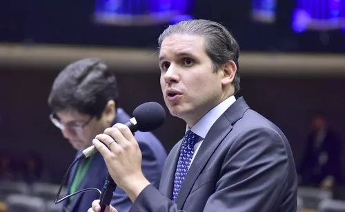 PT, Psol e MST pedem fim do PL da anistia após Hugo Motta