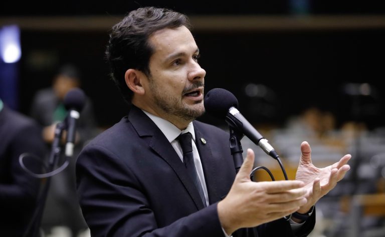 Deputado Capitão Alberto Neto (PL-AM) fala no Plenário da Câmara dos Deputados