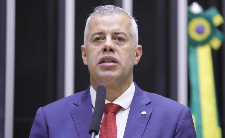 Deputado Evair Vieira de Melo (PP-ES) fala no Plenário da Câmara dos Deputados