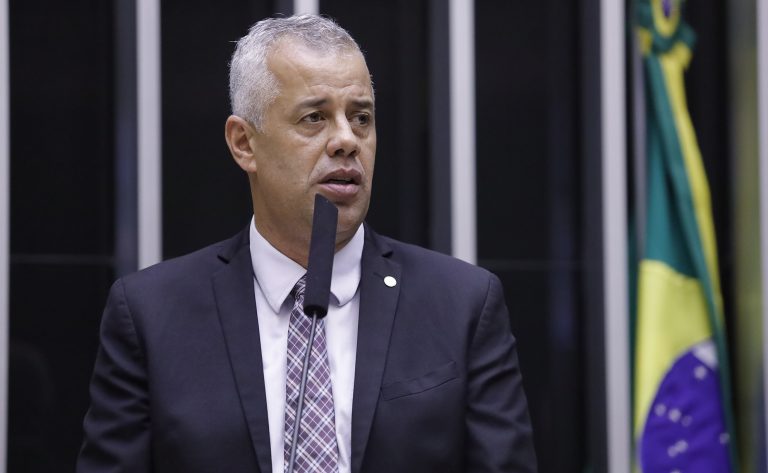 Deputado Evair Vieira de Melo (PP-ES) fala no Plenário da Câmara dos Deputados