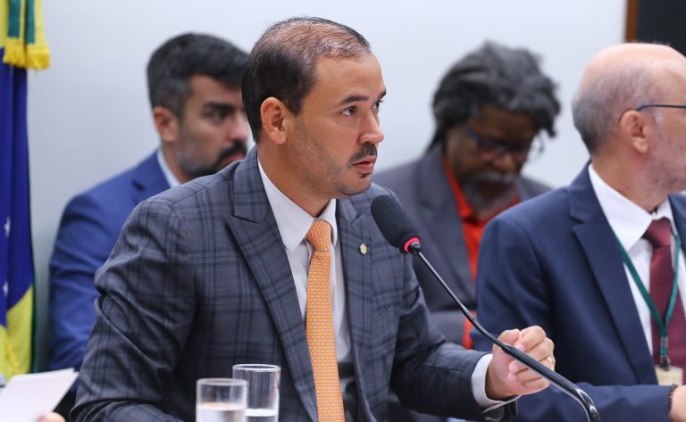 Projeto proíbe menção a produto químico em caso de envenenamento - Notícias