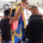 homem se recusa a pagar passagem e inicia confusão generalizada em ônibus; veja o vídeo