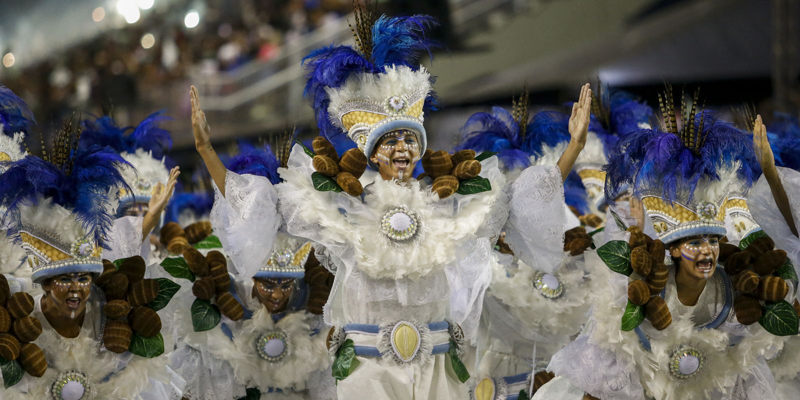 Tradição abrirá desfiles de escolas de samba do Rio com enredo “Reza”