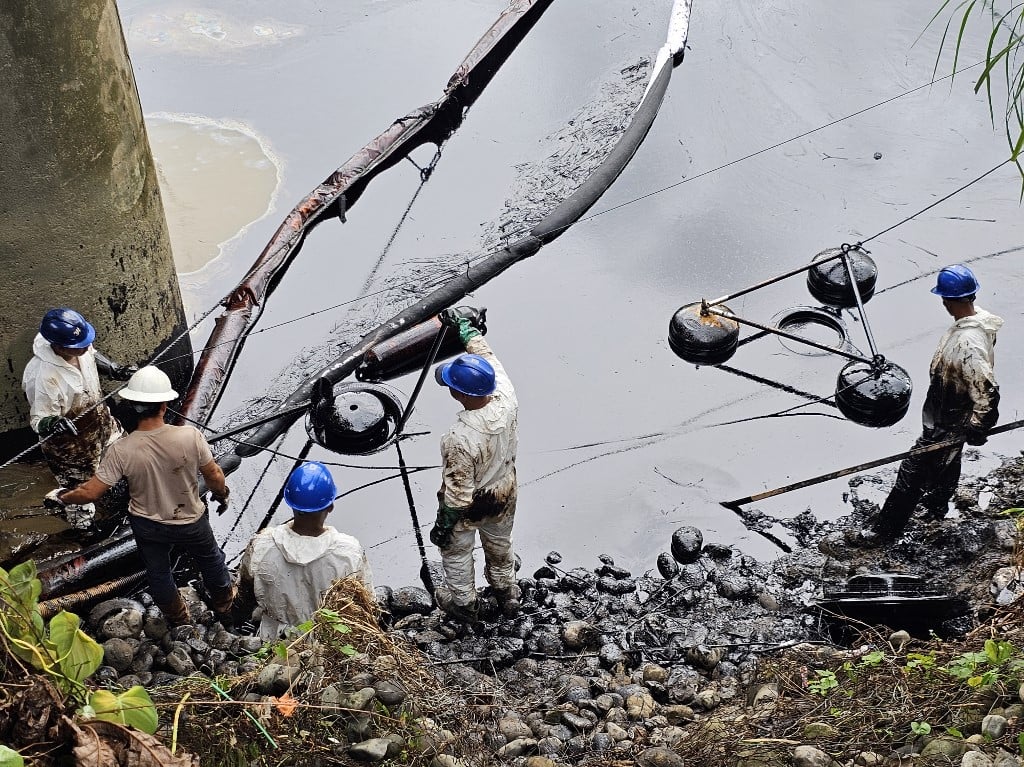 Equador declara emergência em oleoduto por vazamento de petróleo que afeta meio milhão de pessoas – Mundo – CartaCapital