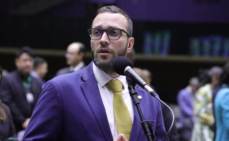 Discussão e votação de propostas. Dep. Filipe Barros (PL - PR)