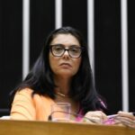 Projeto obriga condenado por violência contra mulher a participar de reeducação antes da liberdade – Notícias