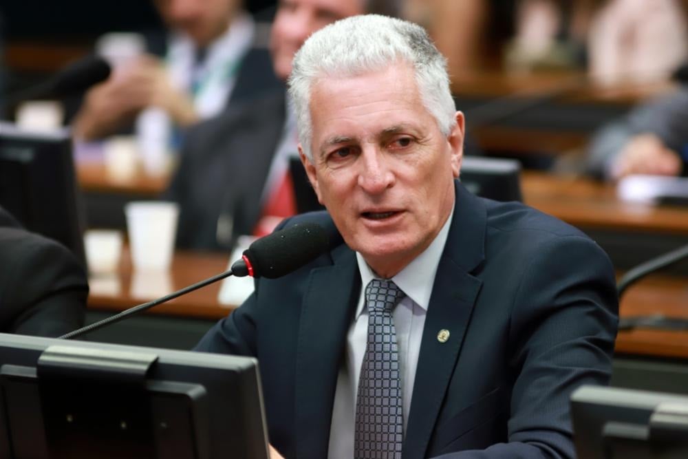 Rogério Correia anuncia licença após cirurgia contra câncer de próstata – Política – CartaCapital