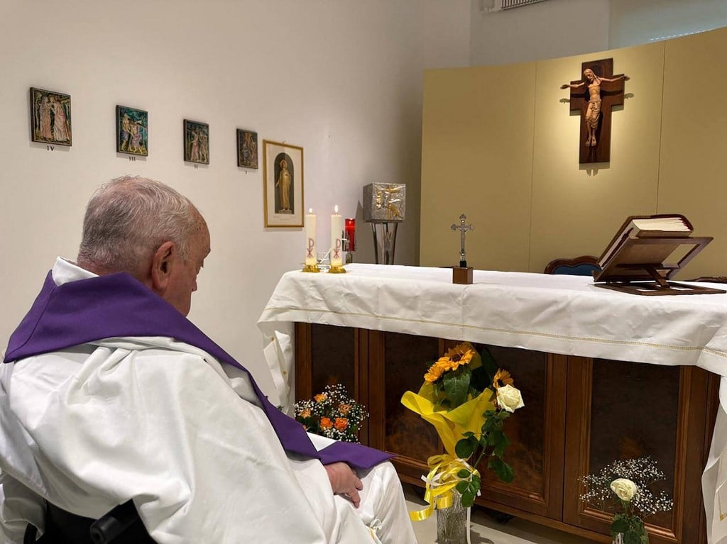 Vaticano publica primeira foto do papa Francisco desde hospitalização – Mundo – CartaCapital
