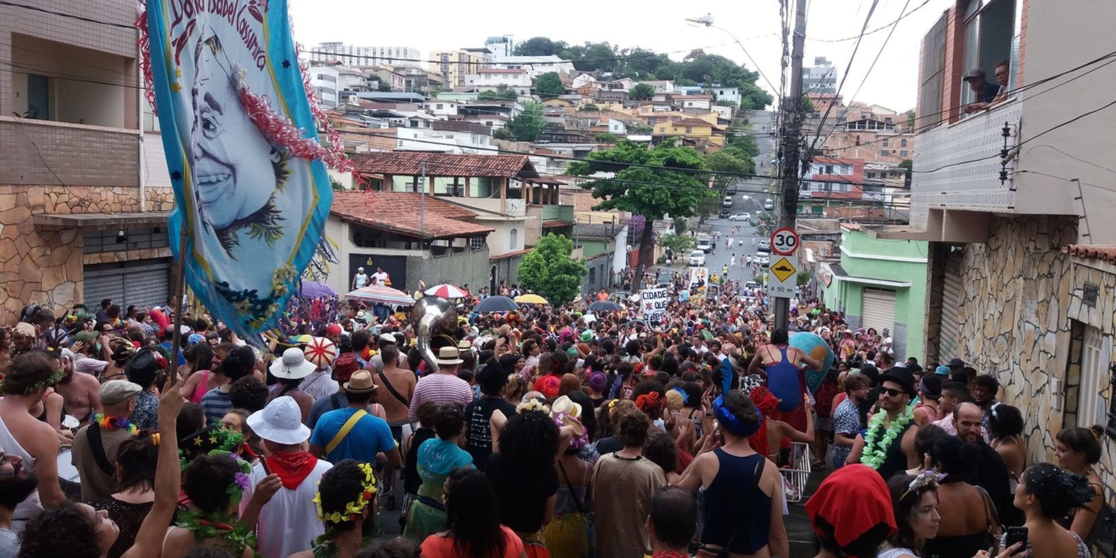 Carnaval de BH traz desde MPB até versão em axé de música francesa