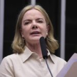 Gleisi Hoffmann telefona para prefeitos brasileiros em Israel – CartaCapital