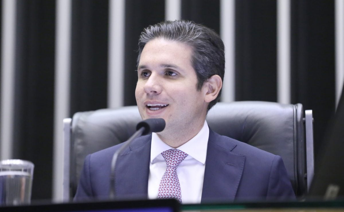 Motta manda criar comissões para analisar isenção de IR, inteligência artificial e PNE – Política – CartaCapital