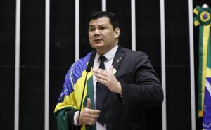 PT vê apologia de homicídio e aciona a PGR contra deputado que disse desejar a morte de Lula