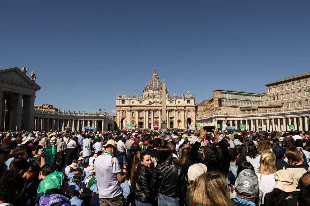 Pelo menos 400 mil pessoas acompanharam funeral do papa Francisco