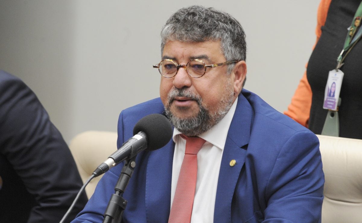 Quaquá anuncia que será candidato à presidência do PT