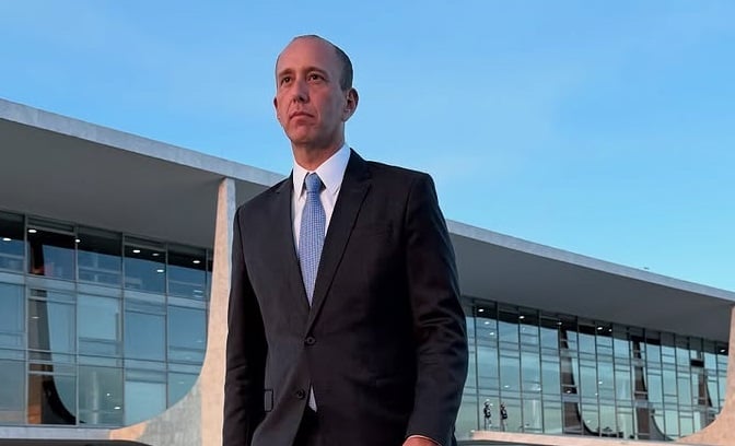 Rodrigo Manga, prefeito 'tiktoker', é alvo de operação que mira suposto desvio de verbas da saúde em Sorocaba