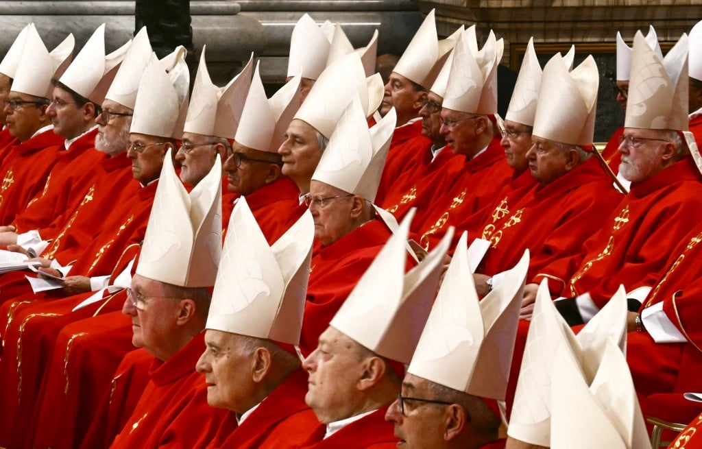 A quatro dias do conclave, cardeais continuam com reuniões preparatórias 