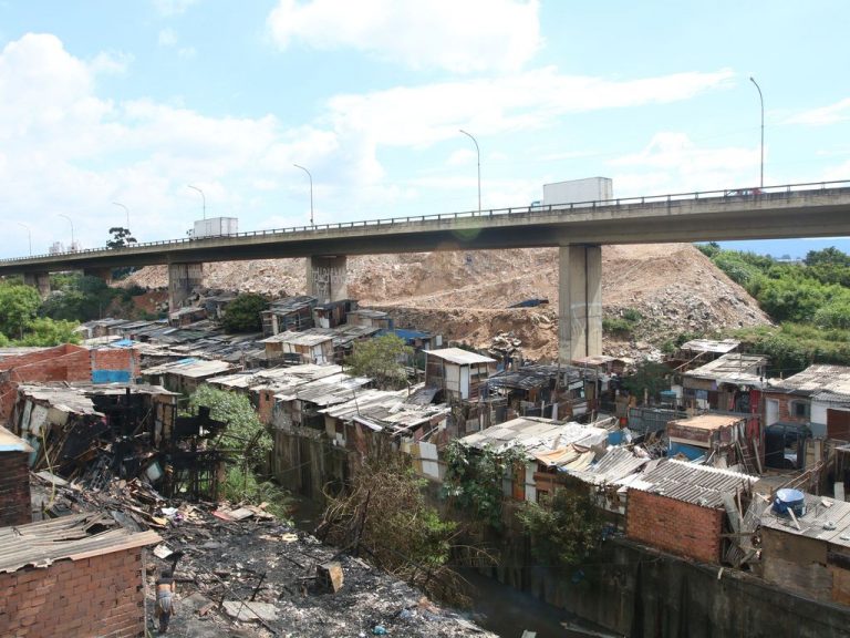Adiado debate sobre criação de censo específico para mapear déficit habitacional - Notícias