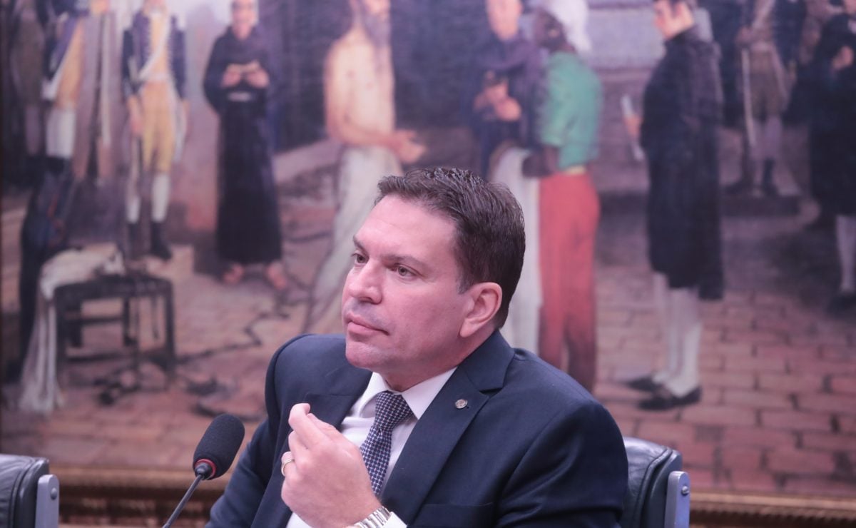 CCJ da Câmara desafia o STF e aprova suspender ação do golpe contra Ramagem – CartaCapital