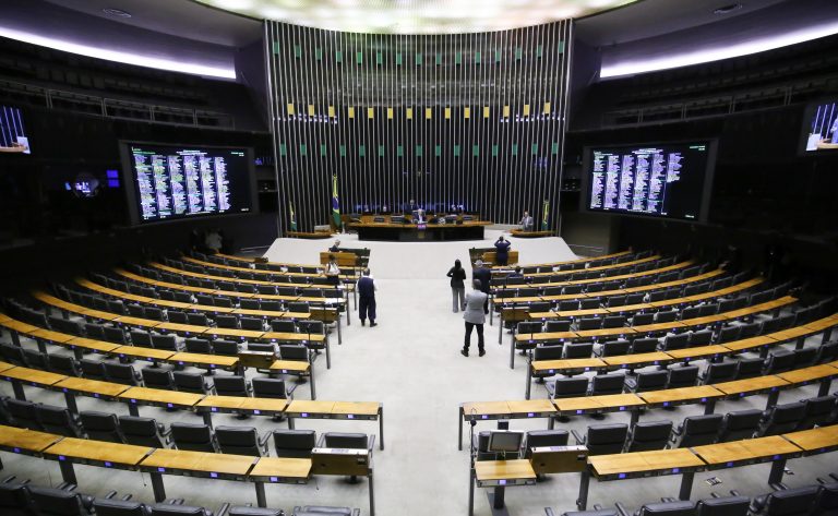 Discussão e Votação de Propostas Legislativas.