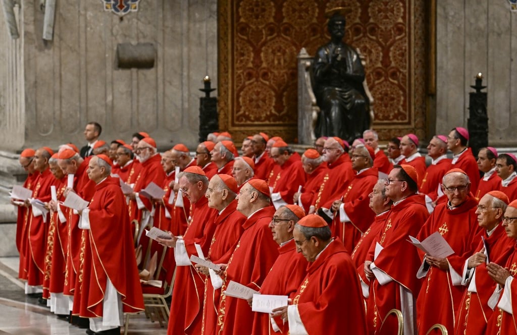 Cardeais celebram última missa antes do conclave para eleição do papa