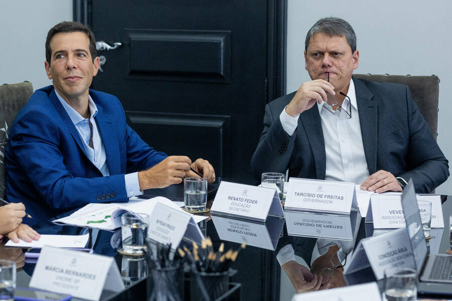 Governo Tarcísio anuncia uso de IA para corrigir lições de alunos da rede estadual – CartaCapital