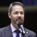 Projeto isenta taxistas e motoristas de aplicativo de tarifa por estacionamento rotativo público – Notícias
