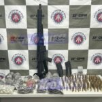 FUZIL E DROGAS: PM realiza apreensão de materiais após fuga de bandidos em Tancredo Neves