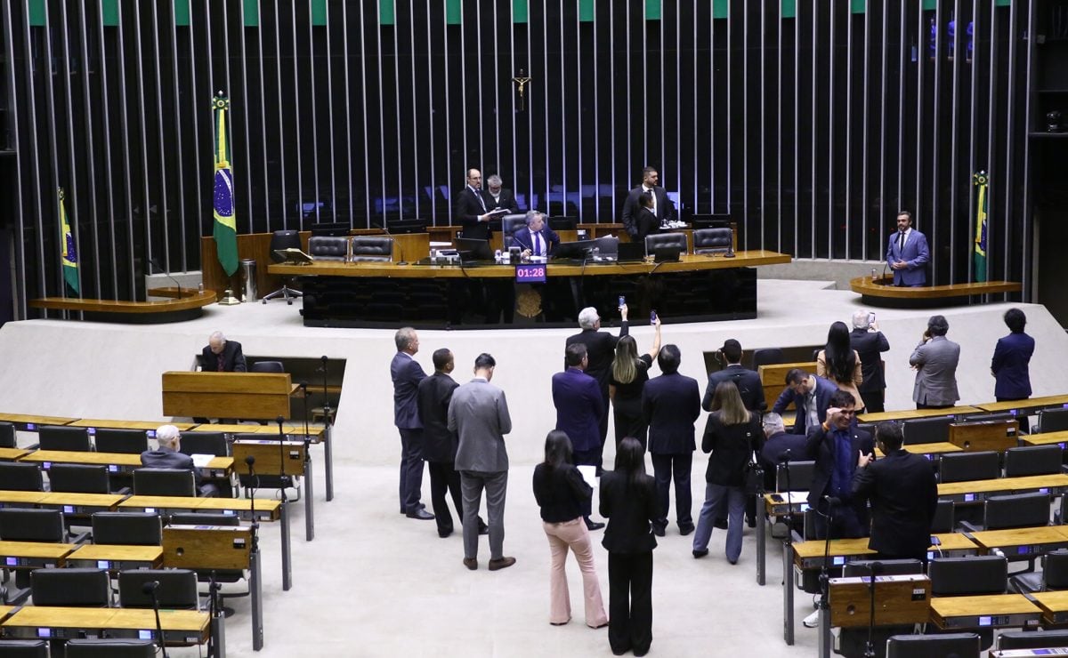 Câmara aumenta pena para crimes contra idosos; texto segue para sanção – CartaCapital