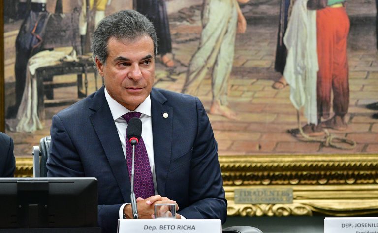 Instalação da comissão e eleição de presidente e vice-presidentes. Dep. Beto Richa (PSDB - PR)