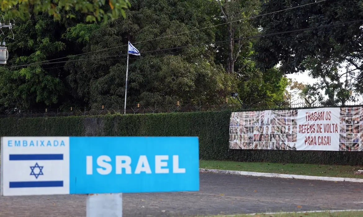 Israel fecha embaixada e consulado no Brasil após ataque ao Irã – CartaCapital