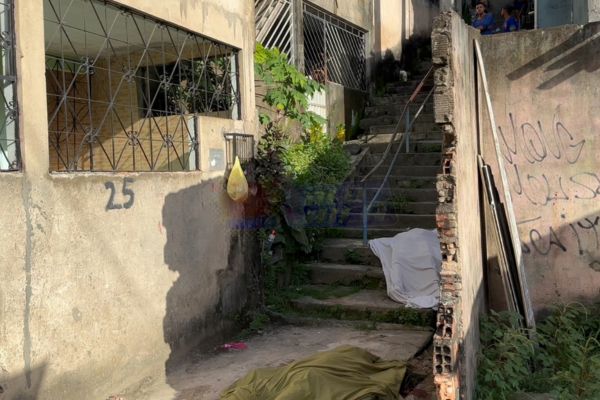 dois irmãos são executados em escadaria da Av. Gal Costa, na área do BDM