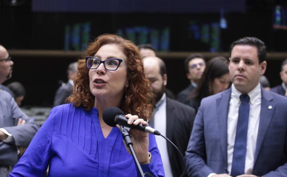 Moraes decreta prisão de Carla Zambelli; nome da parlamentar será incluído na lista da Interpol – Brasil de Fato