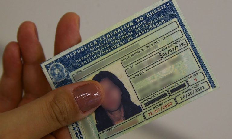 Nova lei prevê que multas vão custear habilitação para motoristas de baixa renda – Notícias