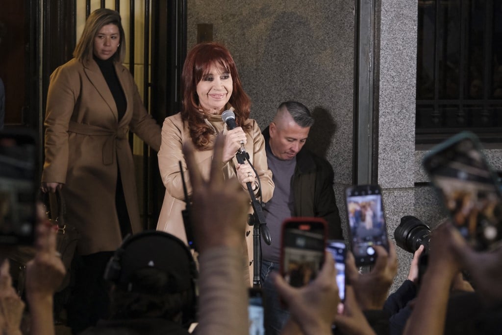 'O povo sempre encontra seu caminho', diz Cristina após confirmação de condenação