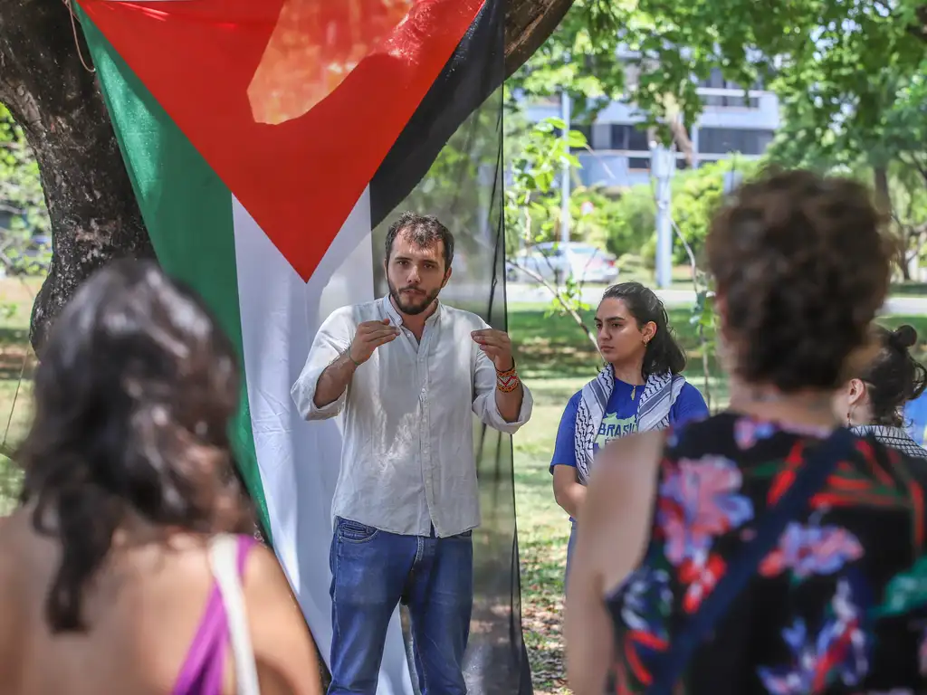 Preso em Israel, Thiago Ávila será deportado e deve chegar ao Brasil até amanhã (12); ativista da Flotilha está em greve de fome