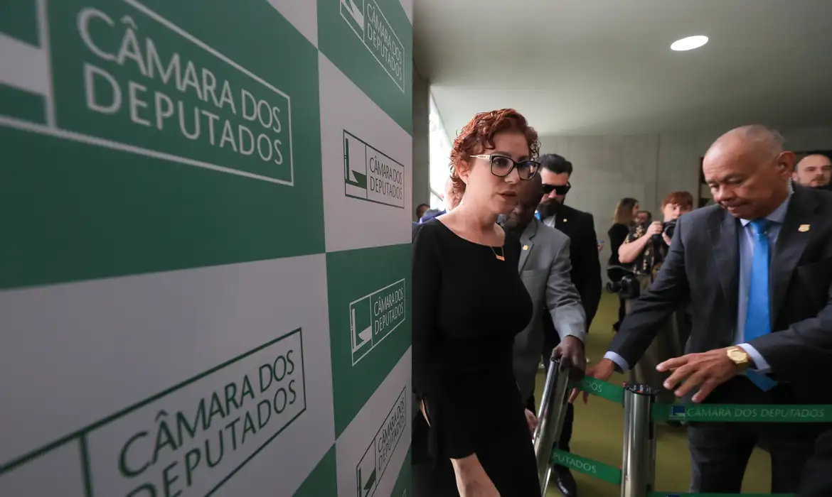 STF julga recurso de Carla Zambelli para anular condenação – Brasil de Fato