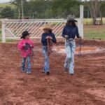 Três irmãs sonham com o sucesso nas provas de 3 tambores