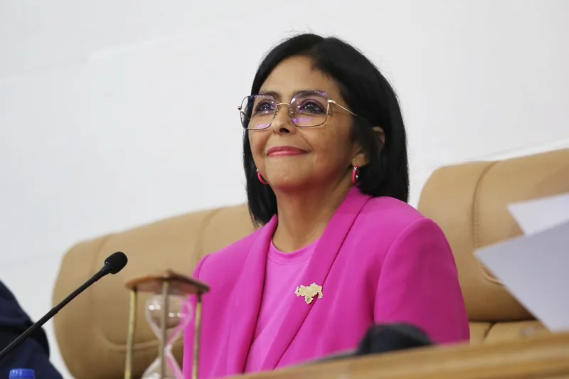 Vice-presidente da Venezuela afirma que sanções afetam 25% da produção de petróleo