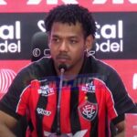 atacante Romarinho é apresentado na Toca do Leão