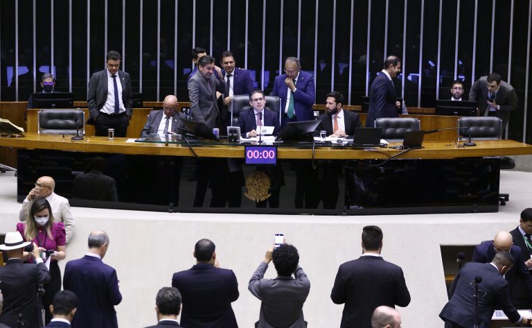 Câmara aprova criação do grupo parlamentar Brasil-Vaticano - Notícias