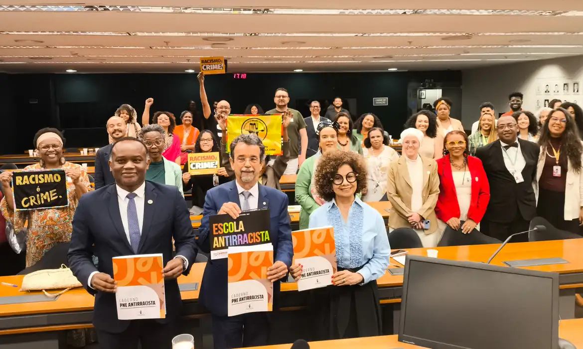 Câmara recebe mais de 400 propostas antirracistas para o novo Plano Nacional de Educação - Notícias