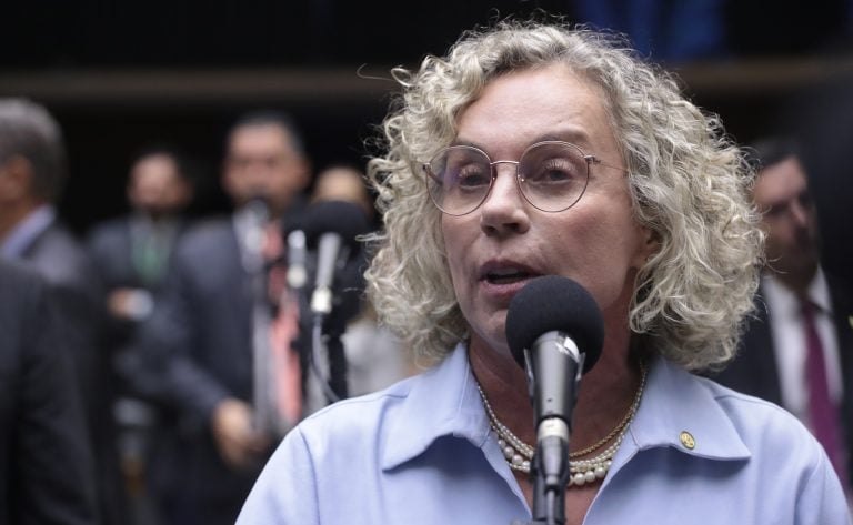 Comissão da Câmara aprova proibição de qualquer caso de casamento antes dos 16 anos – CartaCapital