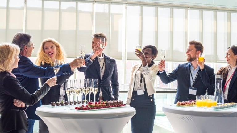 Empresas apostam em micro-eventos para engajar profissionais e otimizar recursos – CartaCapital