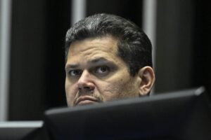 Governo tem 'legitimidade' para pedir volta do aumento do IOF, diz Alcolumbre – CartaCapital