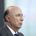 Henrique Meirelles critica aumento do IR para super-rios