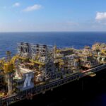 Sem poupar, governo usa dinheiro do petróleo para gastar mais