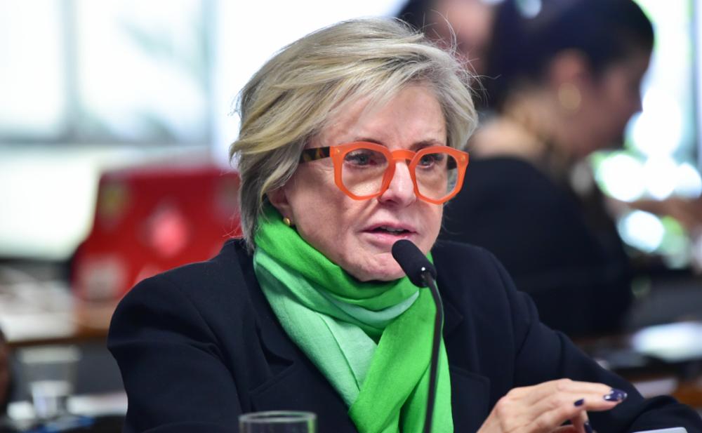 Senadora de MT diz que tornozeleira em Bolsonaro é culpa de Eduardo: 'Moleque' – CartaCapital