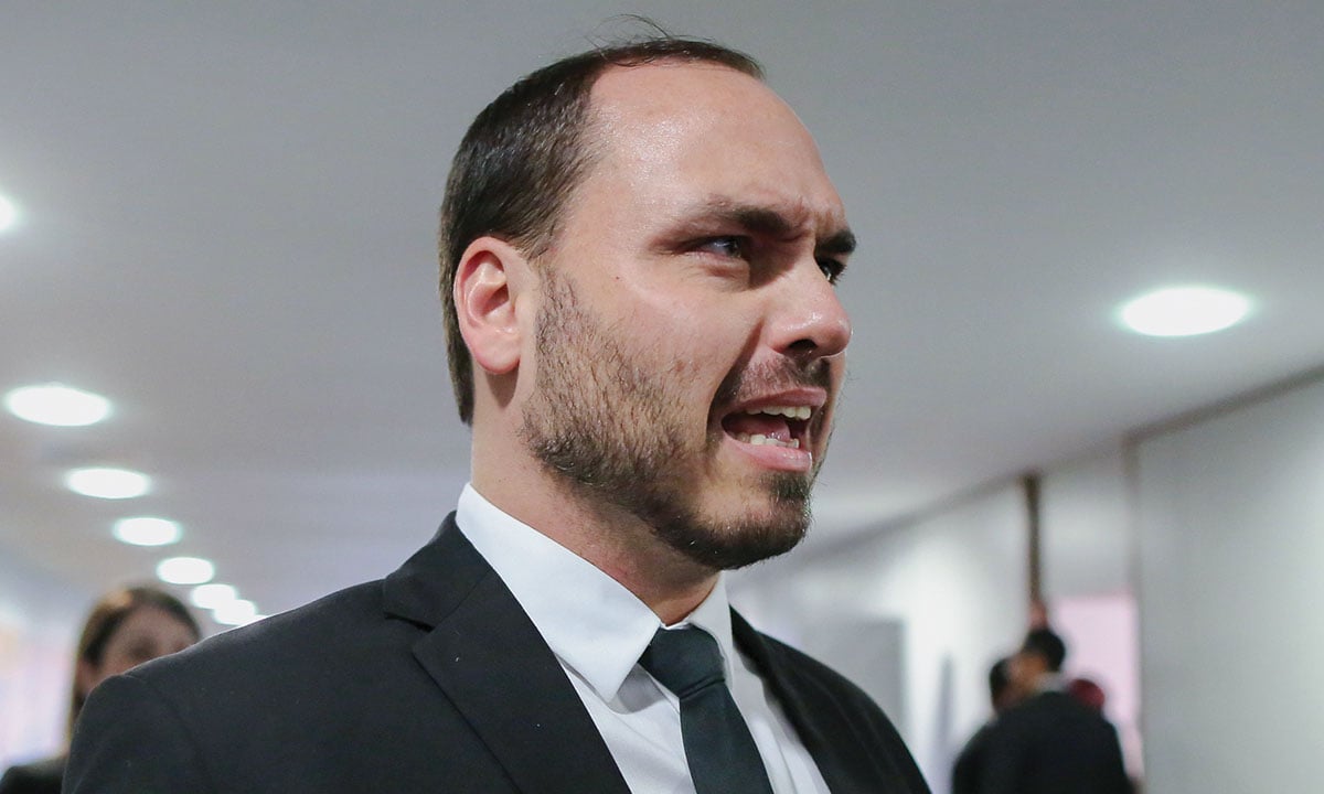 A nova alfinetada de Carlos Bolsonaro em governadores de direita que miram a Presidência – CartaCapital