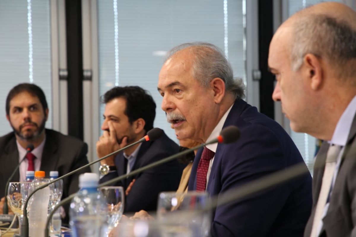 BNDES e governo liberam créditos para afetadas por tarifaço